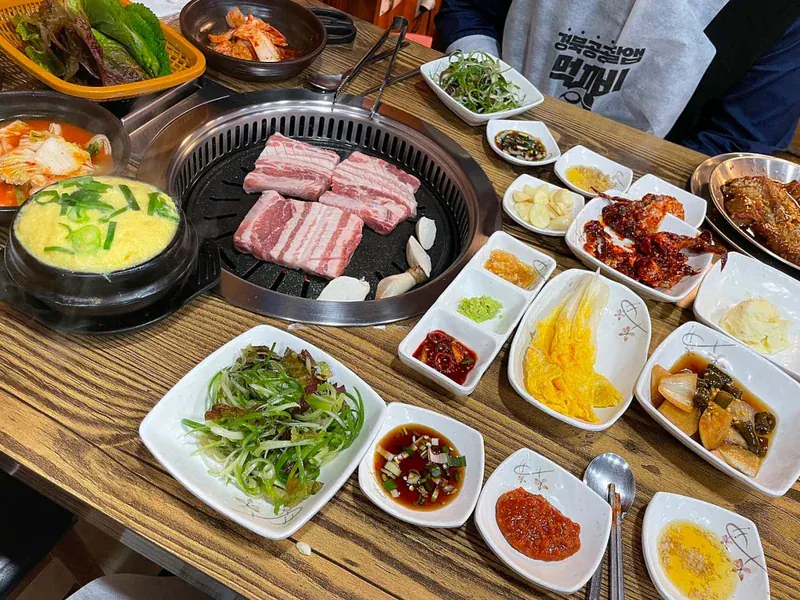 마장동숯불구이 황성점 계란찜·돼지 생갈비 한상차림